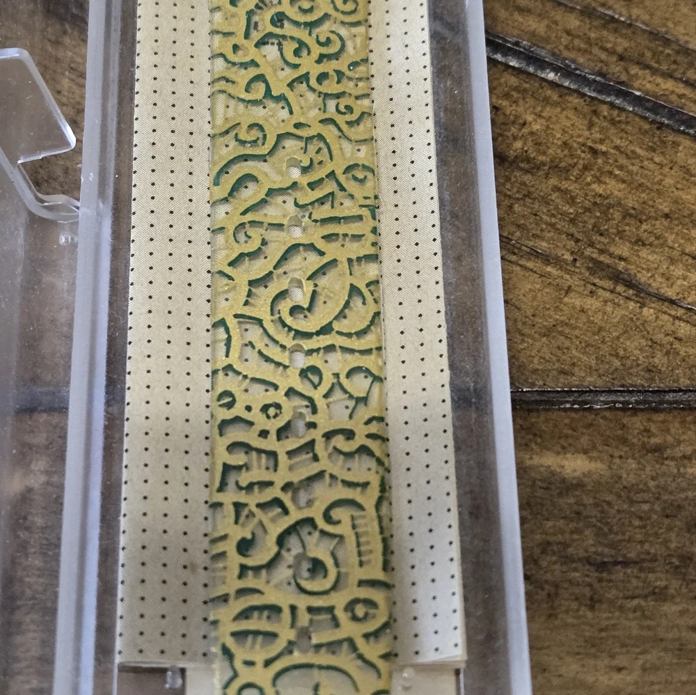 Swatch Green and Gold Artistic Timepiece - Picture 6 of 6